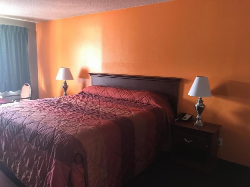 Express Inn Bay City image 3