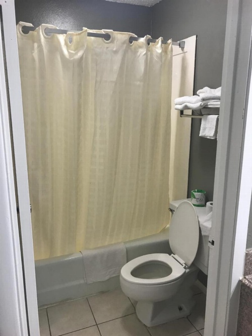 Express Inn Bay City image 7